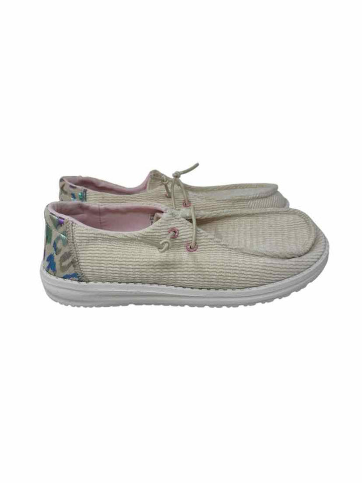 Shoe Size 8 HEY DUDE Cream Sneakers