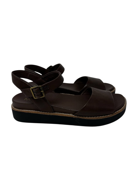 Shoe Size 8 MIA Brown Leather Sandals