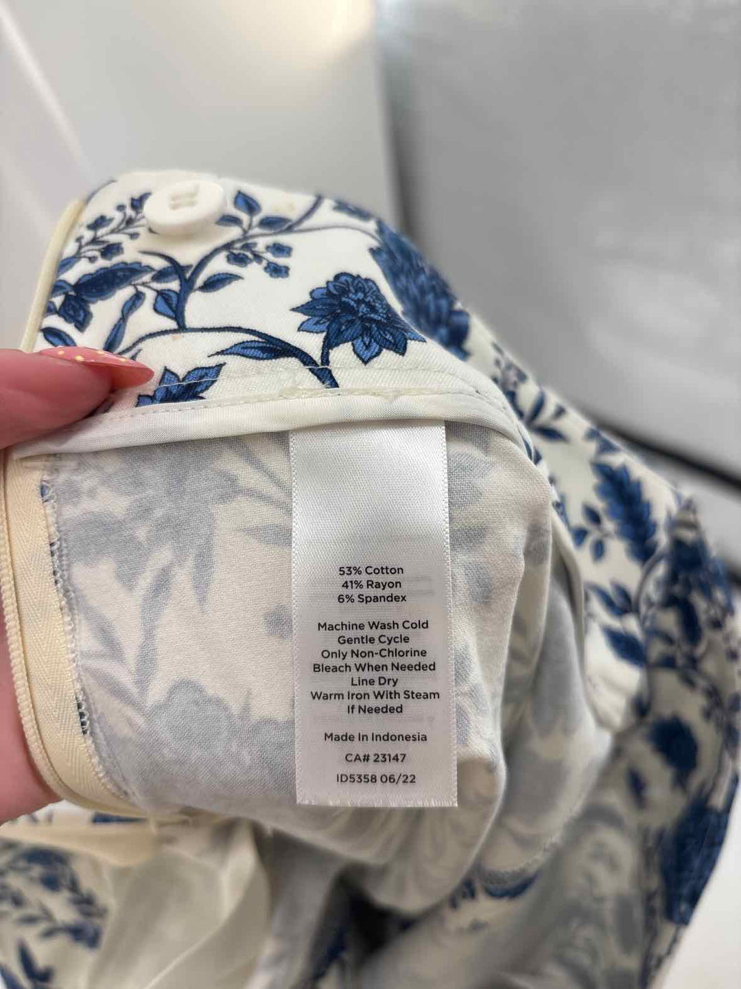 Size 2 Talbots White Print Pants