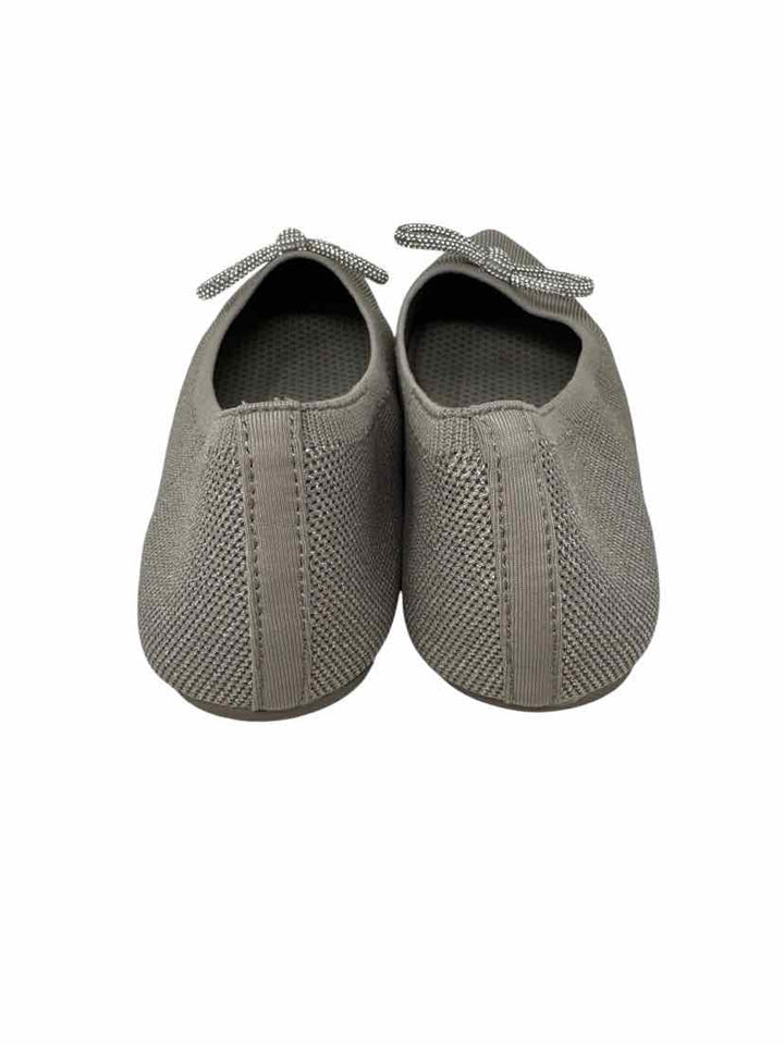 Shoe Size 7.5 Sketchers Silver Flats