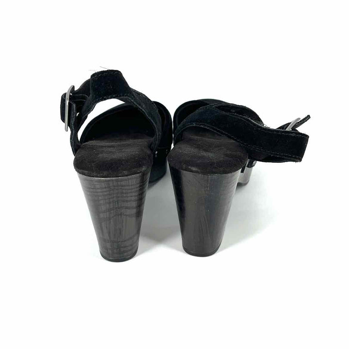 Shoe Size 9 HOUSE OF HARLOW Black Suede Pumps