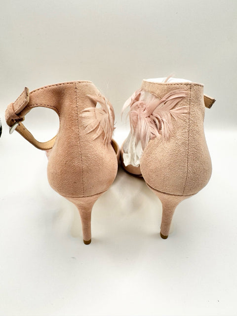Shoe Size 8 CHARLES DAVID Pink Pumps