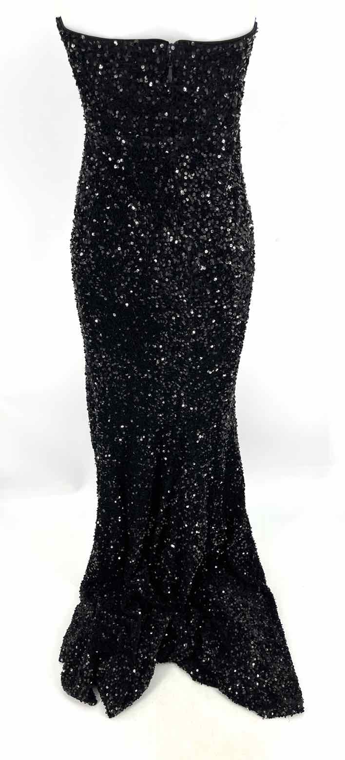 Size M FASHION NOVA Black Dress