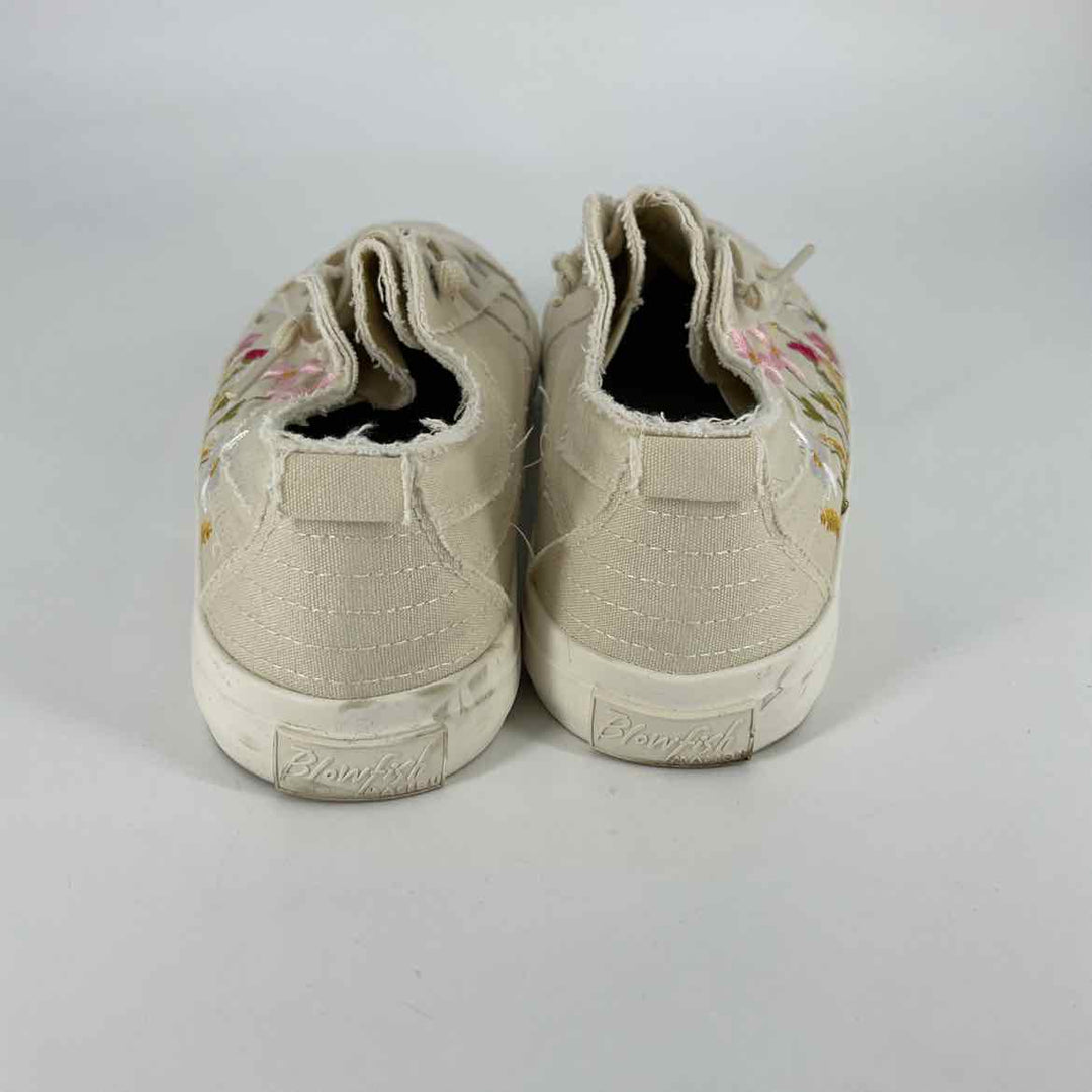 Shoe Size 8 BLOWFISH Cream Canvas Sneakers
