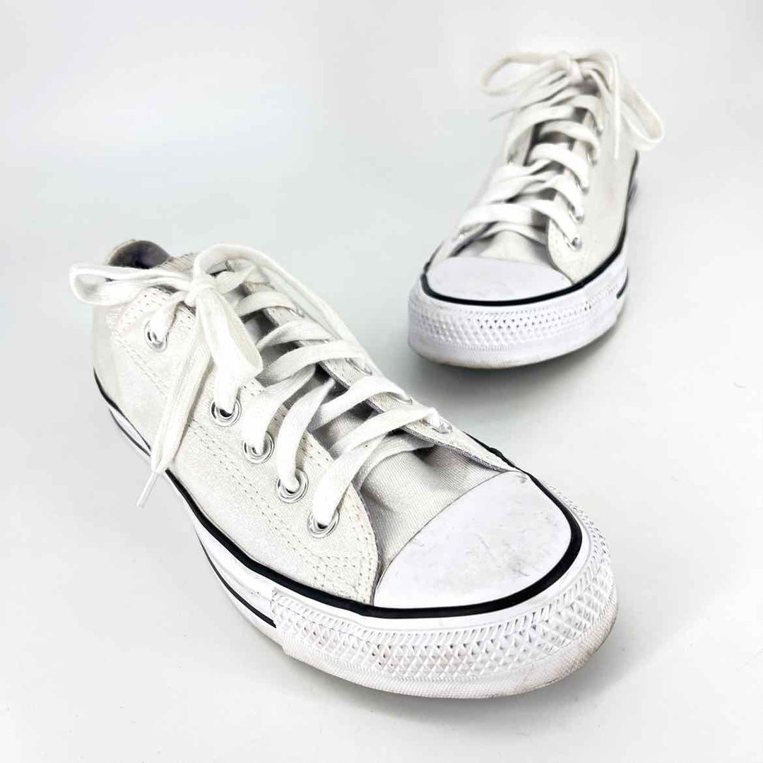 Shoe Size 8 Converse White Canvas Sneakers