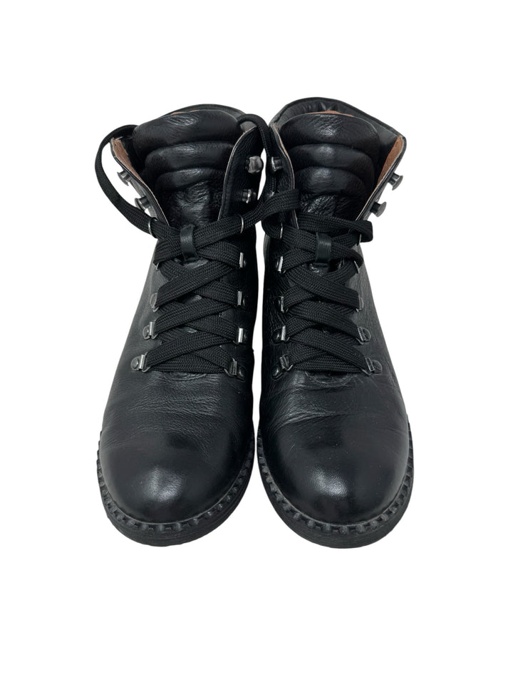 Shoe Size 9.5 GENTLE SOULS Black Boots