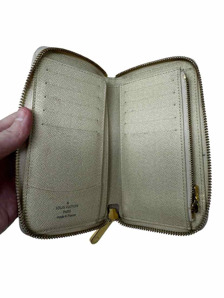 Louis Vuitton Luxury - Purse
