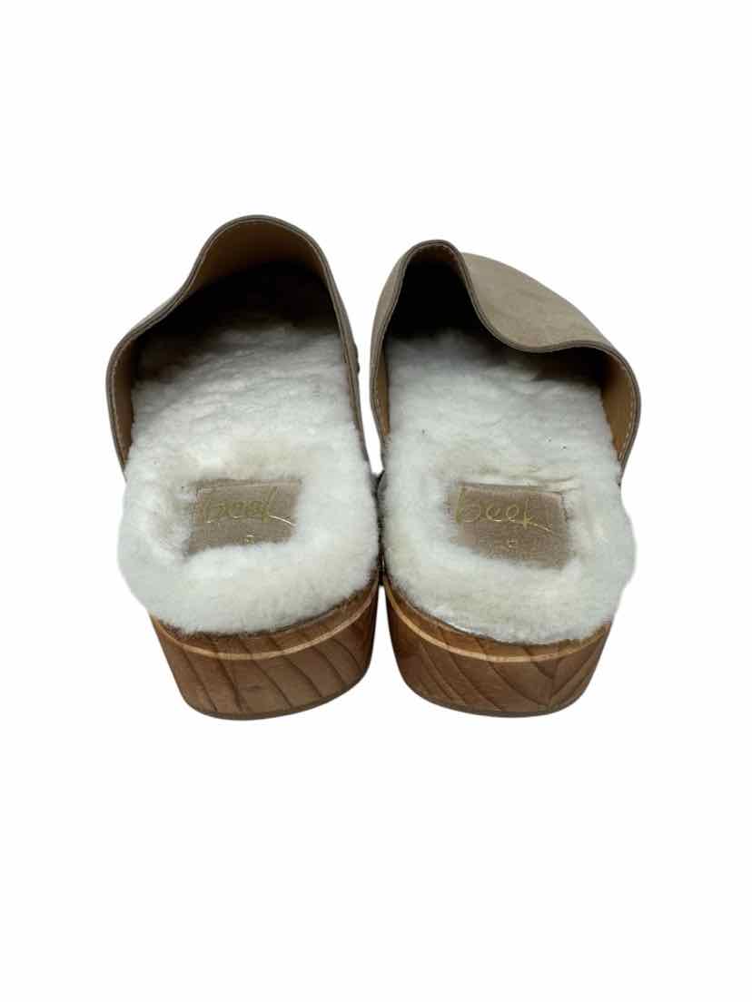 Shoe Size 8 Tan Suede Flats
