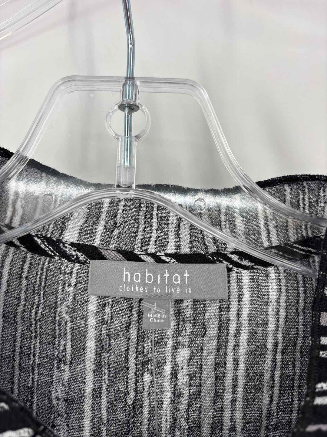 Size L Black/White Shirt