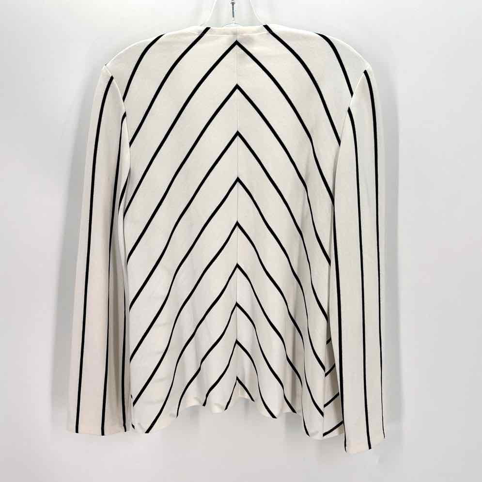 Size M Chico's White Knit Cotton Shirt