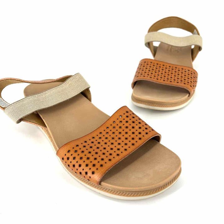 Shoe Size 9 BOBS Camel Faux Leather Sandals