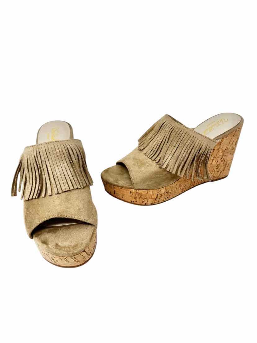 Shoe Size 10 Ariat Tan Suede Pumps