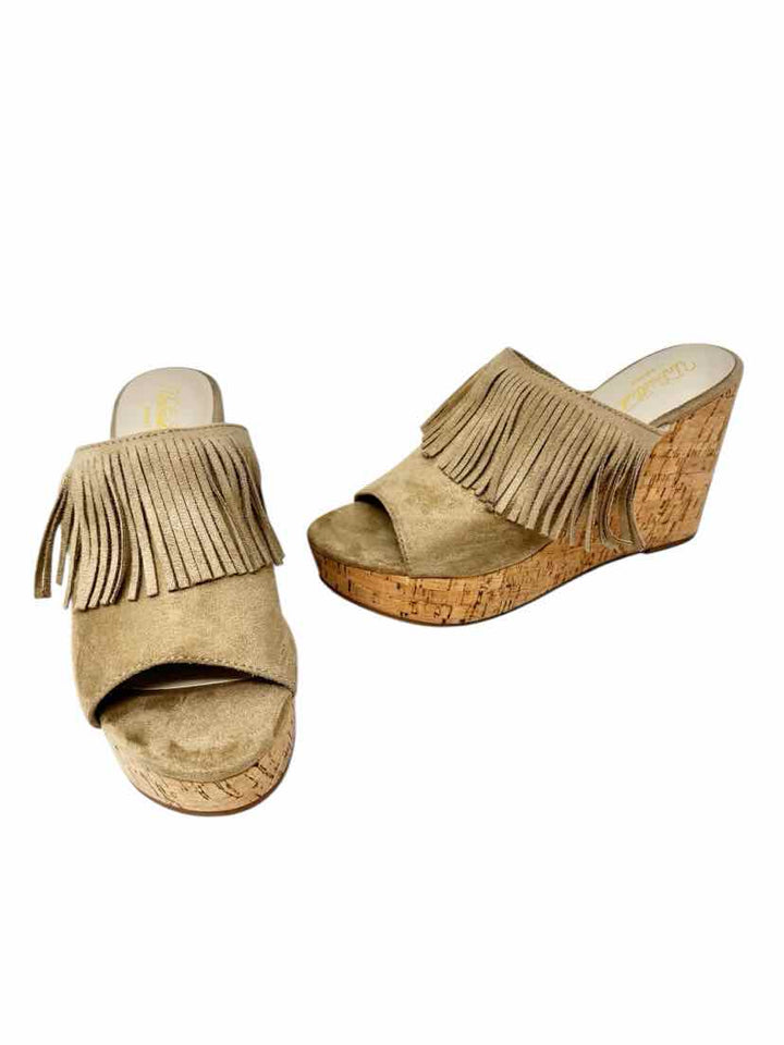 Shoe Size 10 Ariat Tan Suede Pumps