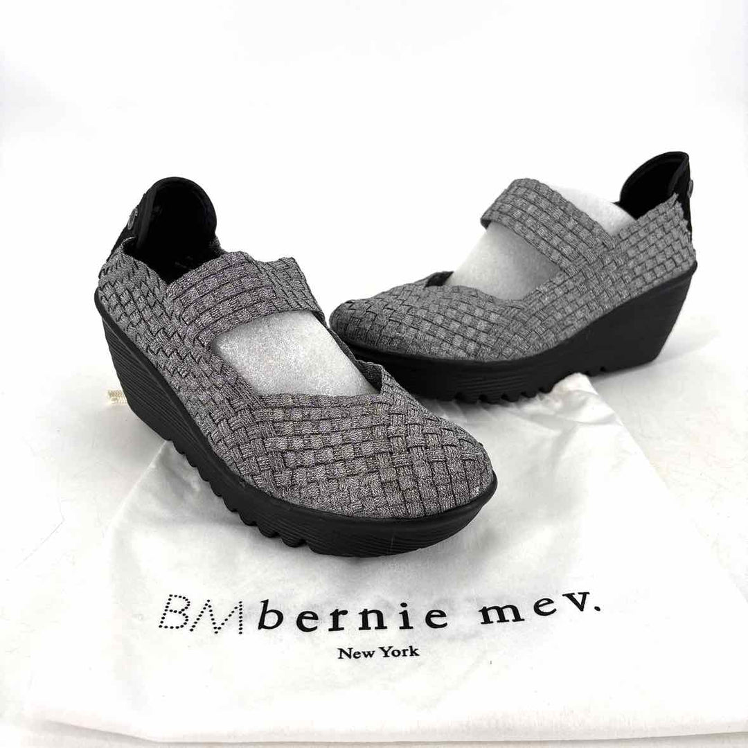 Shoe Size 40 Bernie Mev Silver Pumps