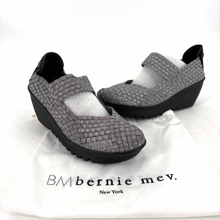 Shoe Size 40 Bernie Mev Silver Pumps