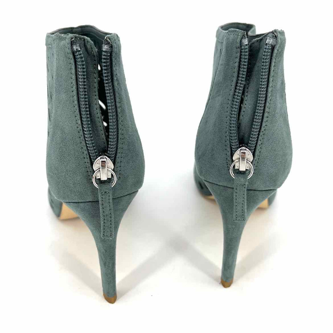 Shoe Size 8.5 Sage Heels