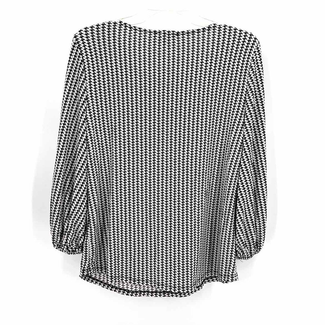 Size S Adrianna Papell Black/White Shirt