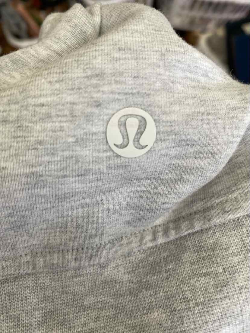 Size M Lululemon Gray Shirt