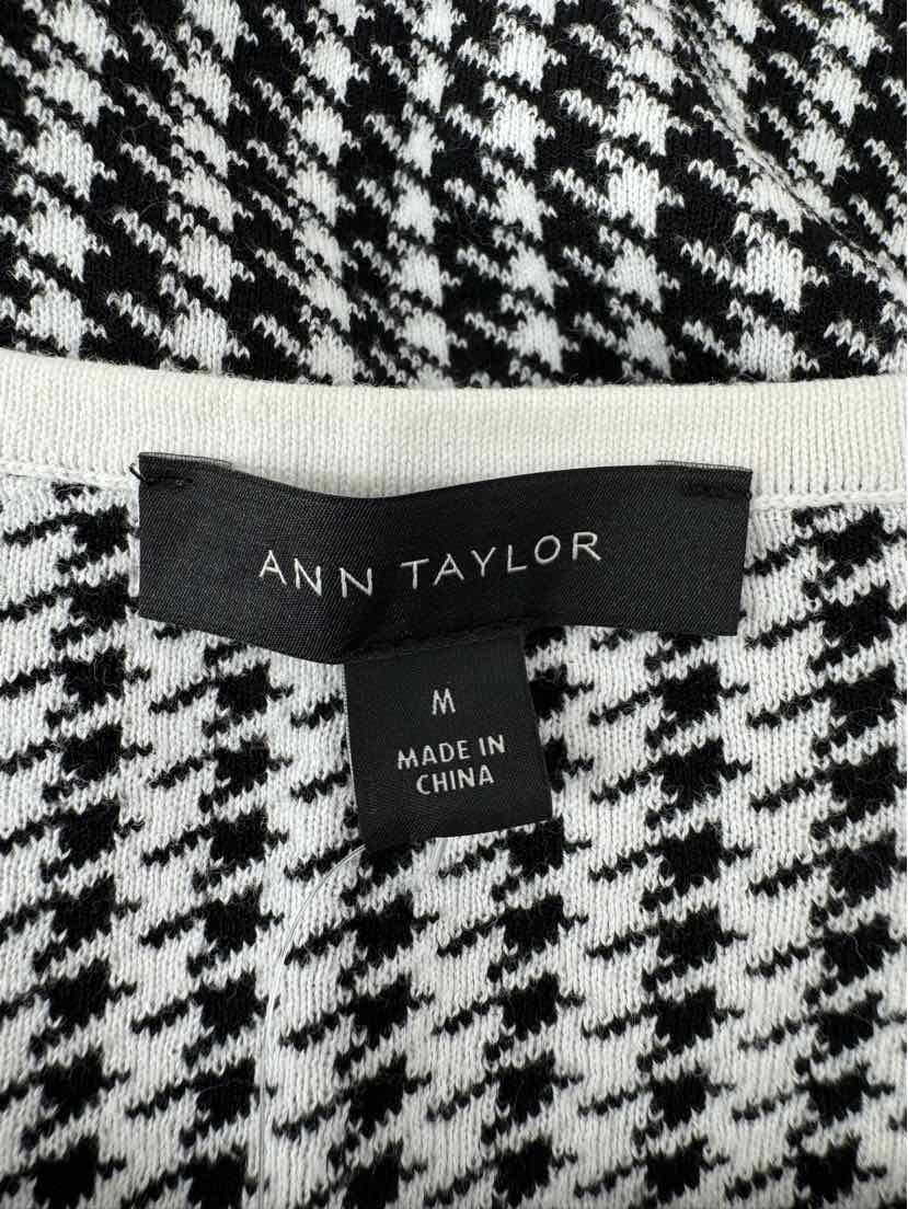 Size M Ann Taylor Black/White Sweater