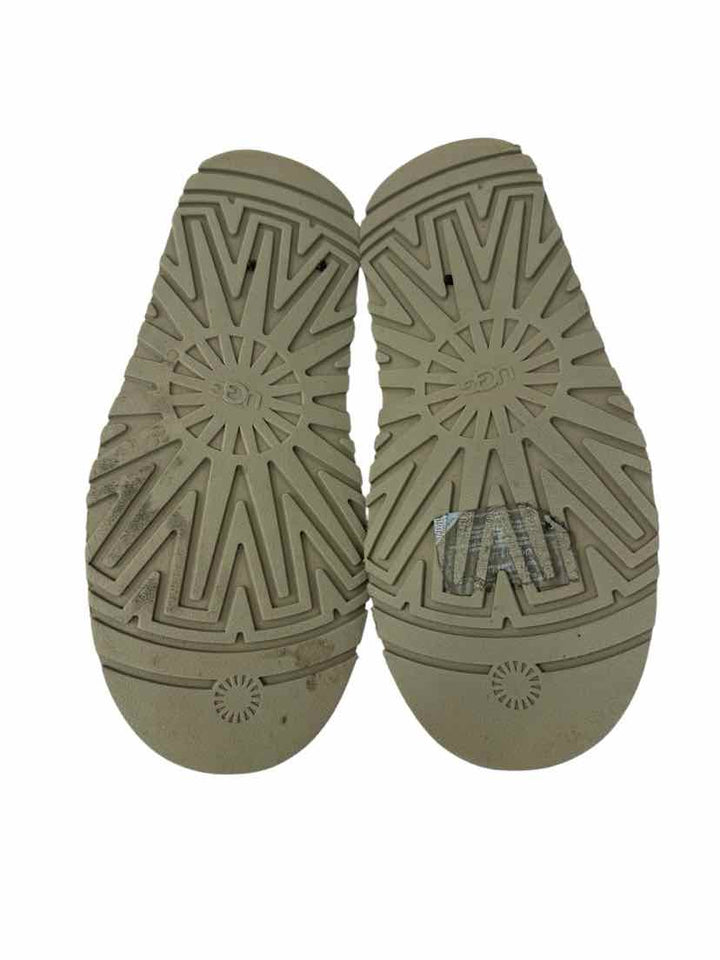 Shoe Size 10 Ugg Tan Flats