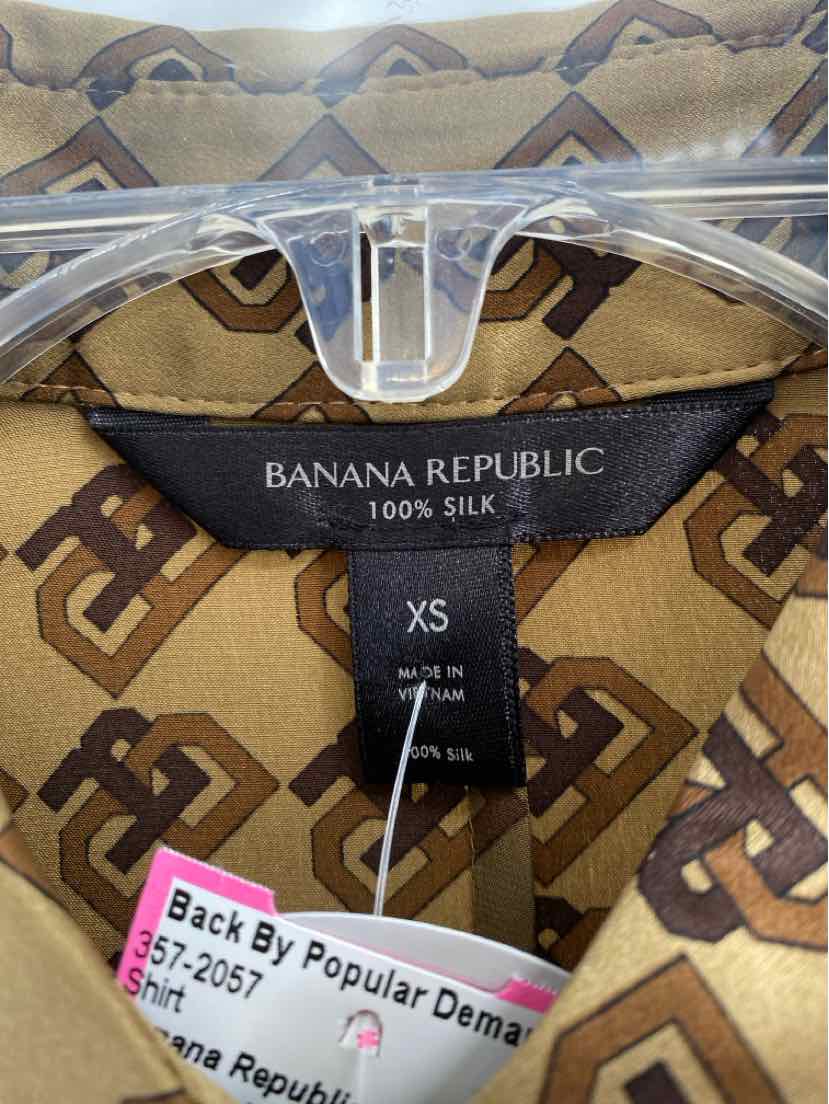 Size XS Banana Republic Beige Sateen Shirt