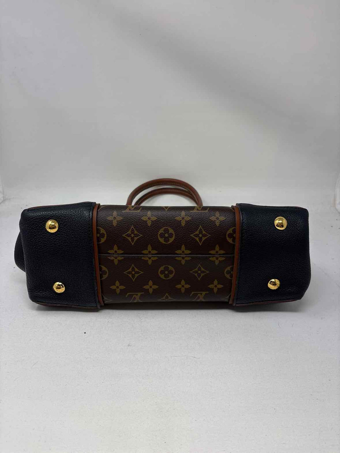 Louis Vuitton Luxury - Purse