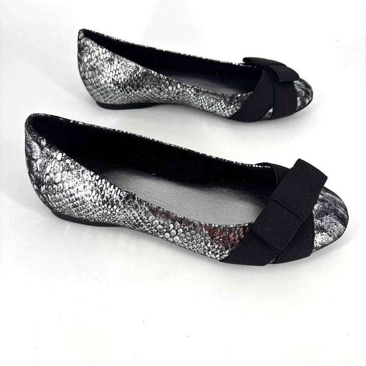 Shoe Size 7.5 CHINESE LAUNDRY Silver Flats