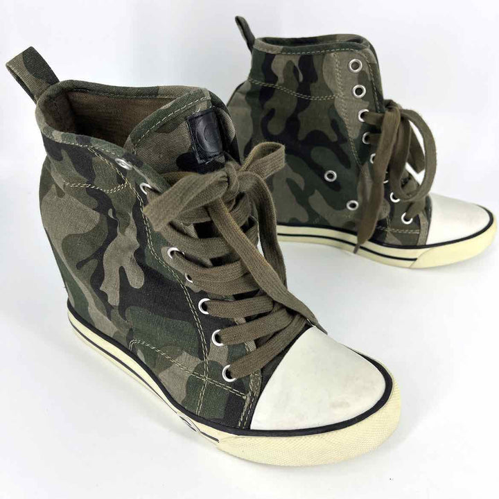 Shoe Size 9 GUESS Green Sneakers