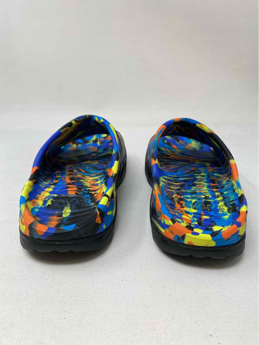 Shoe Size 6 HOKA Blue Print Sandals