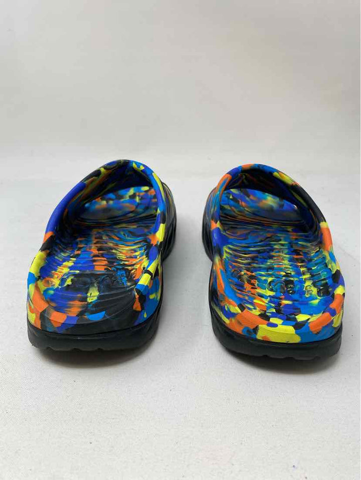 Shoe Size 6 HOKA Blue Print Sandals