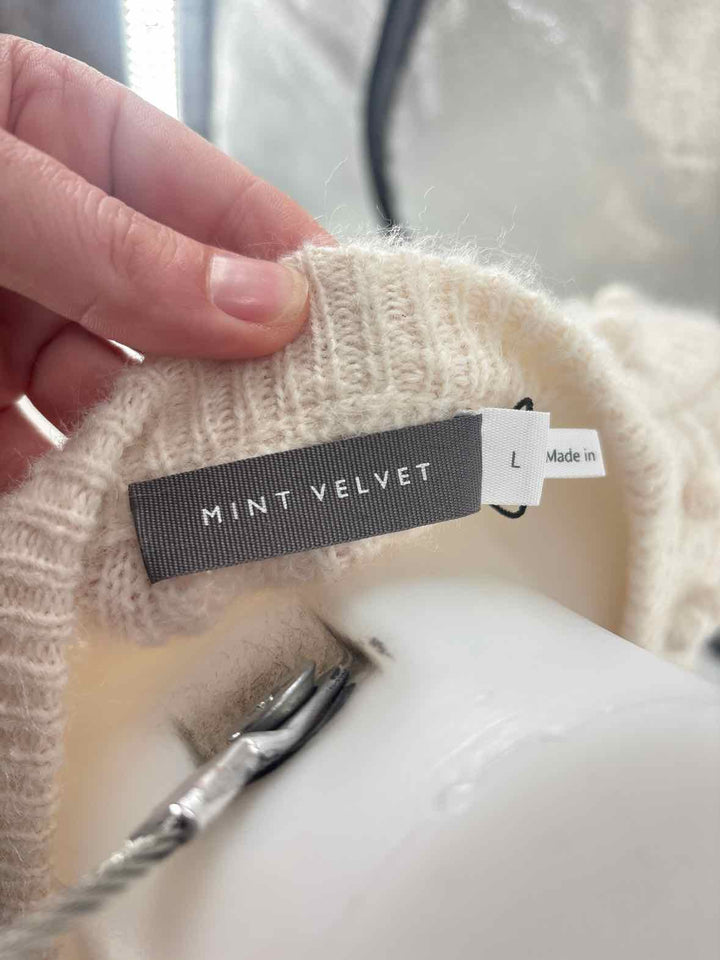 Size L Ivory Knit Sweater