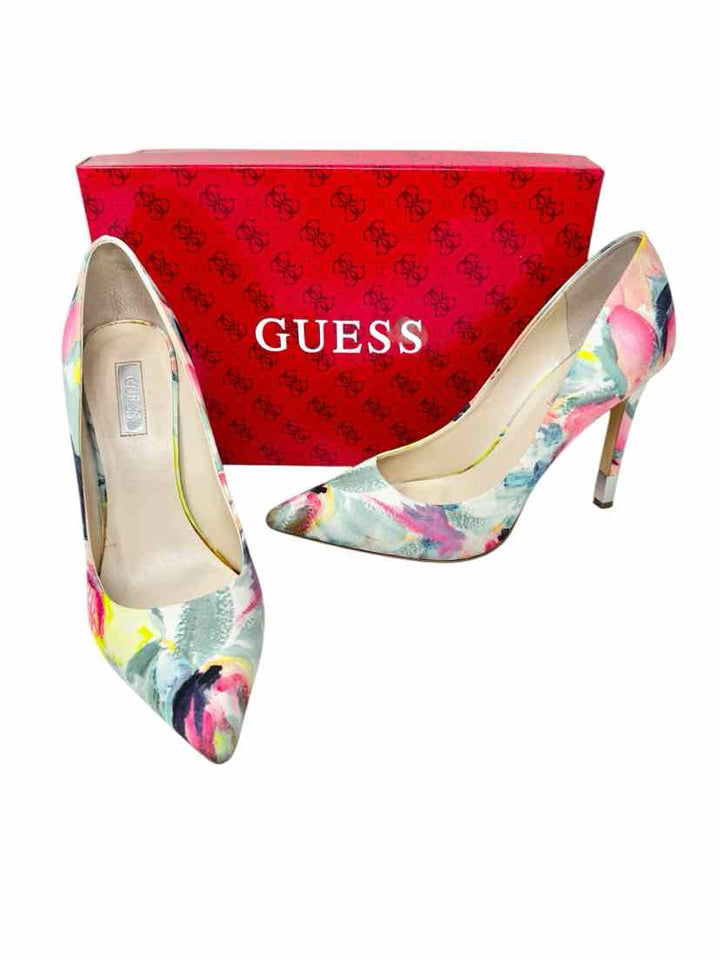 Shoe Size 7.5 GUESS Multi-Color Pumps