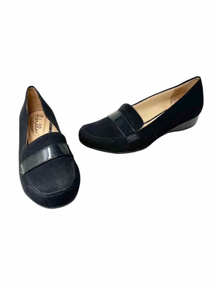 Shoe Size 6.5 Black Flats