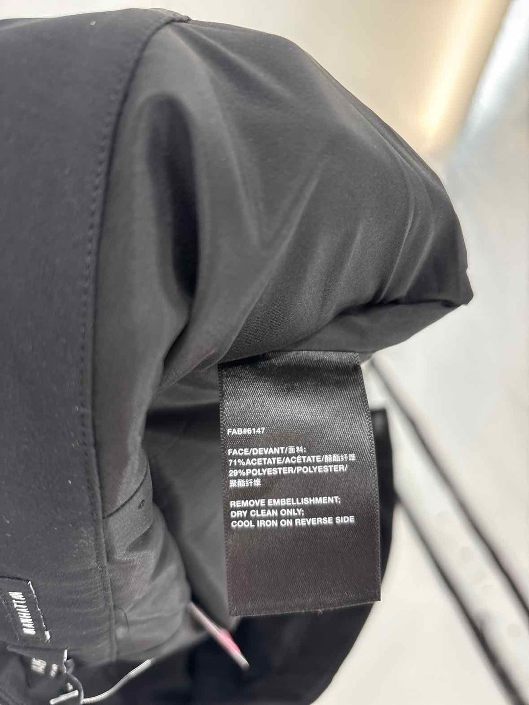 Size 4 LAFAYETTE Black Capri