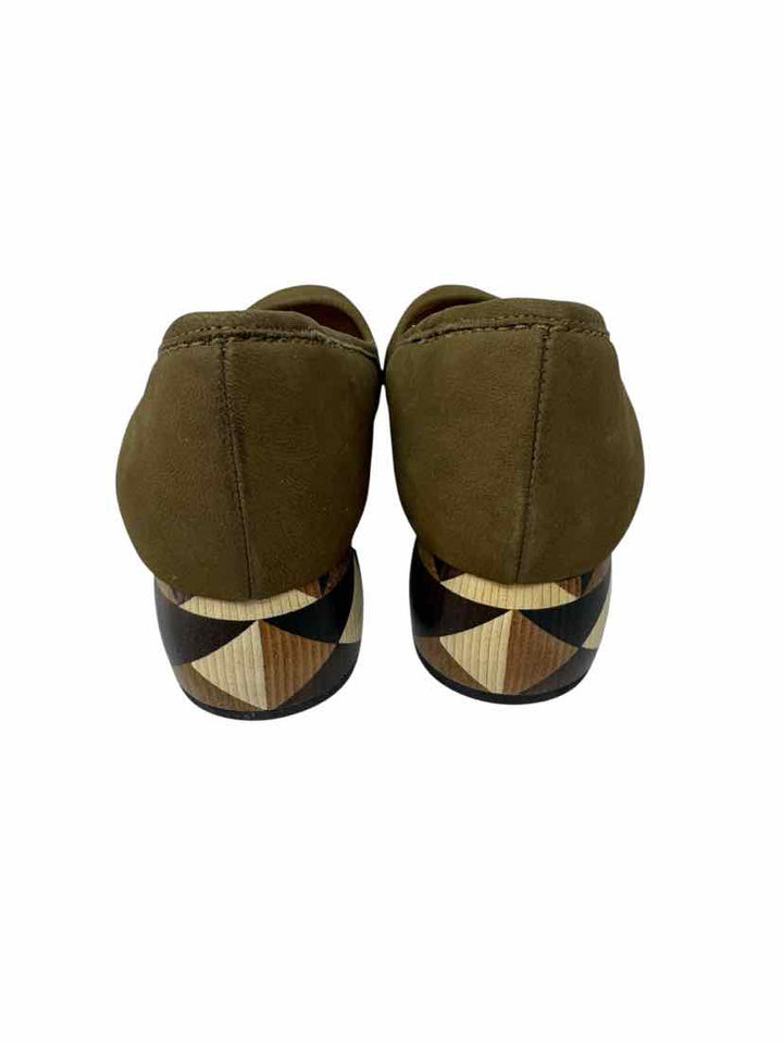 Shoe Size 6.5 CLARKS Olive Pumps