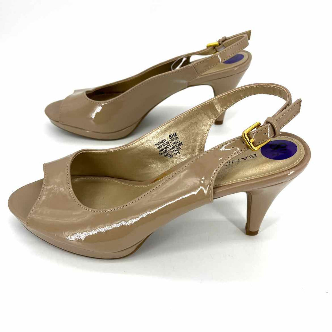 Shoe Size 8.5 Bandalino Tan PATENT Sandals