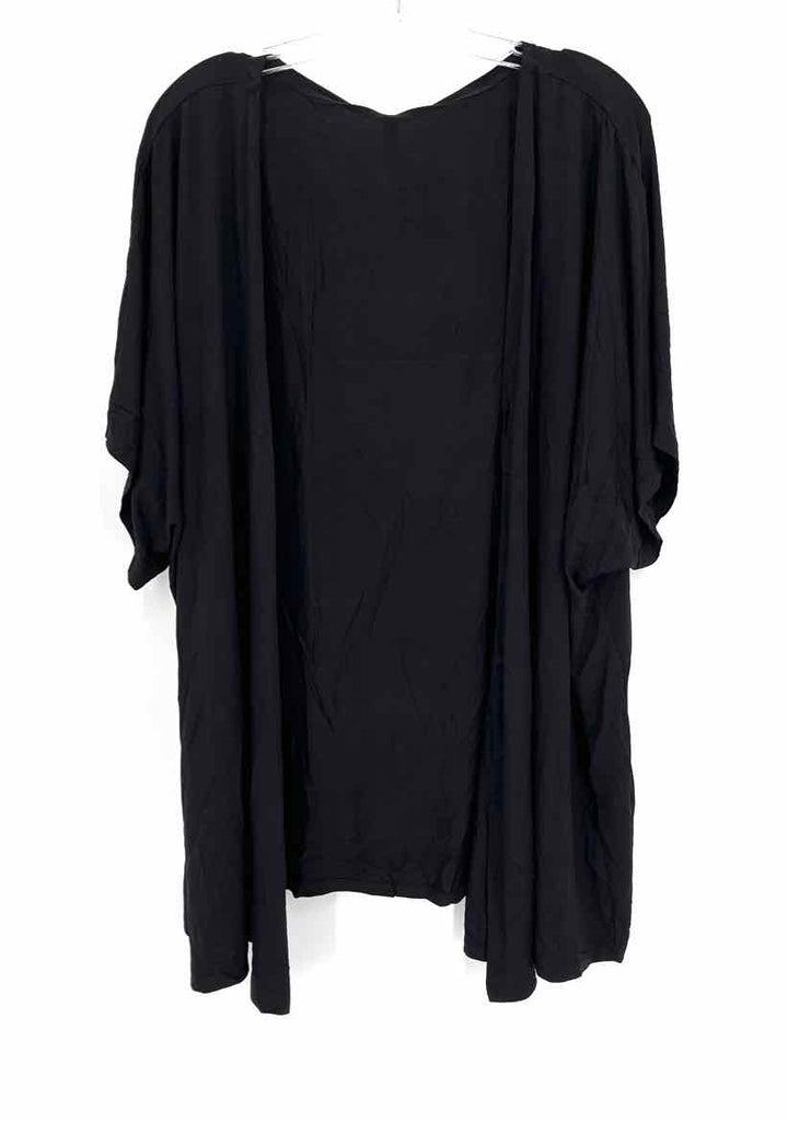 Size 3X Black Shirt
