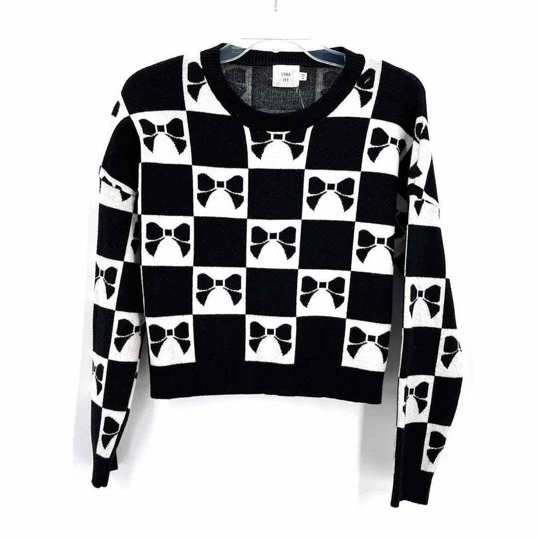 Size M Black/White Sweater