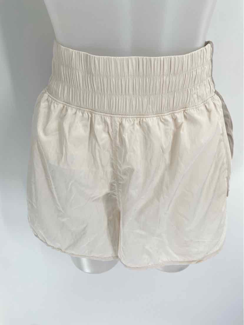 Size XL YOGALICIOUS Cream Shorts