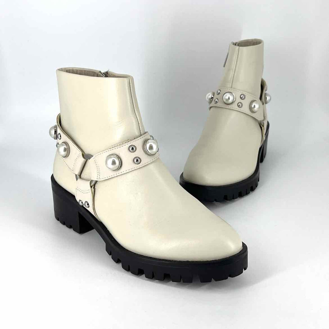 Shoe Size 8.5 KARL LAGERFELD Ivory Faux Leather Flats