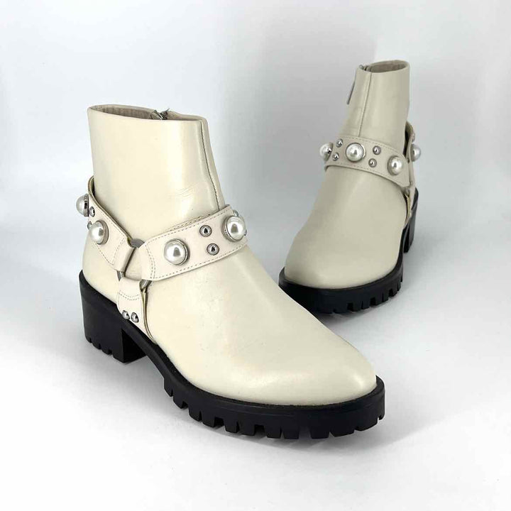 Shoe Size 8.5 KARL LAGERFELD Ivory Faux Leather Flats
