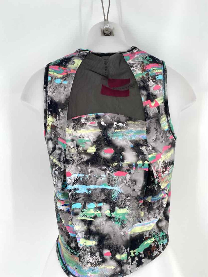 Size 6 Lululemon Black Print Shirt