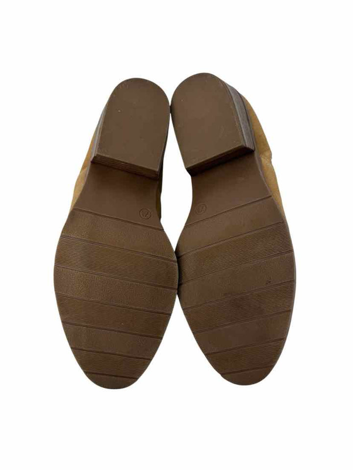 Shoe Size 7.5 Tan Suede Boots
