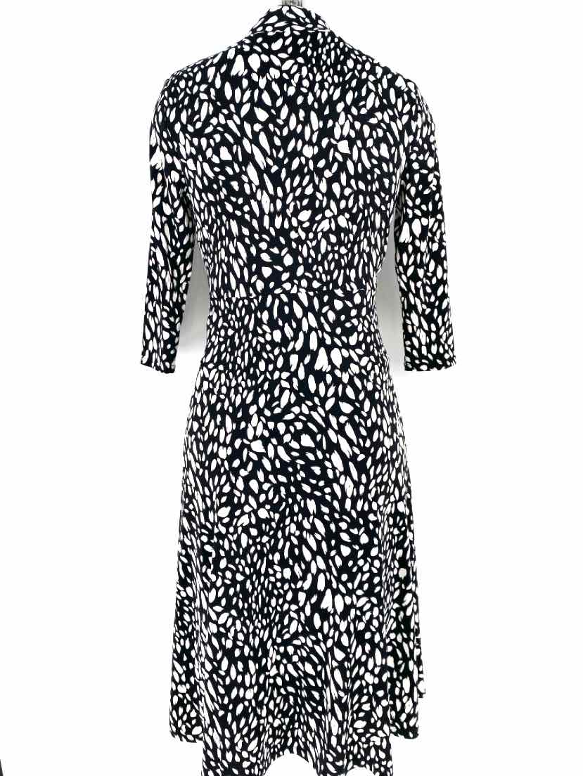 Size 2 White House Black Market Black/White Dress