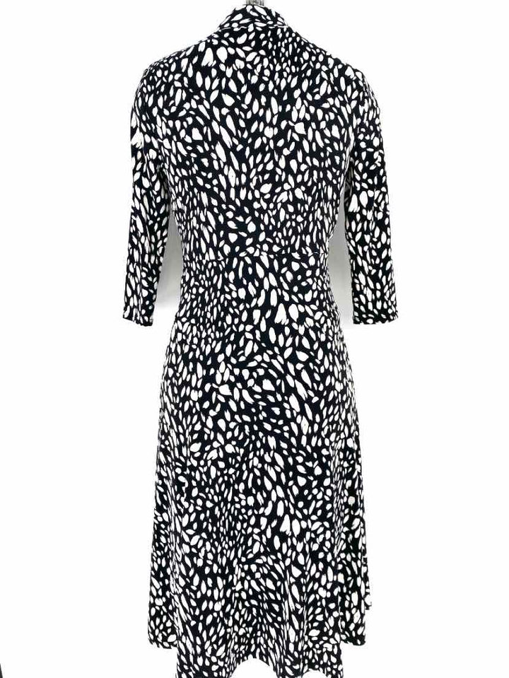 Size 2 White House Black Market Black/White Dress