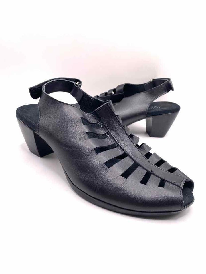 Shoe Size 8 MUNRO Black Sandals