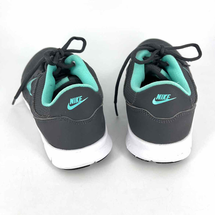 Shoe Size 8.5 Nike Gray Sneakers