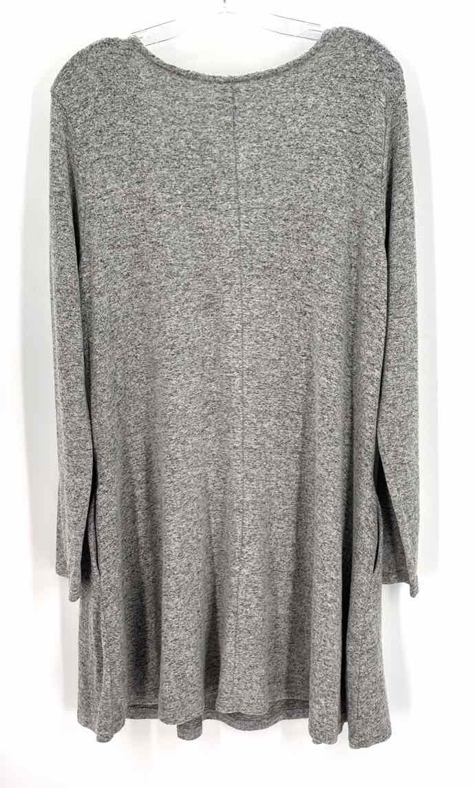 Size L/XL Gray Shirt