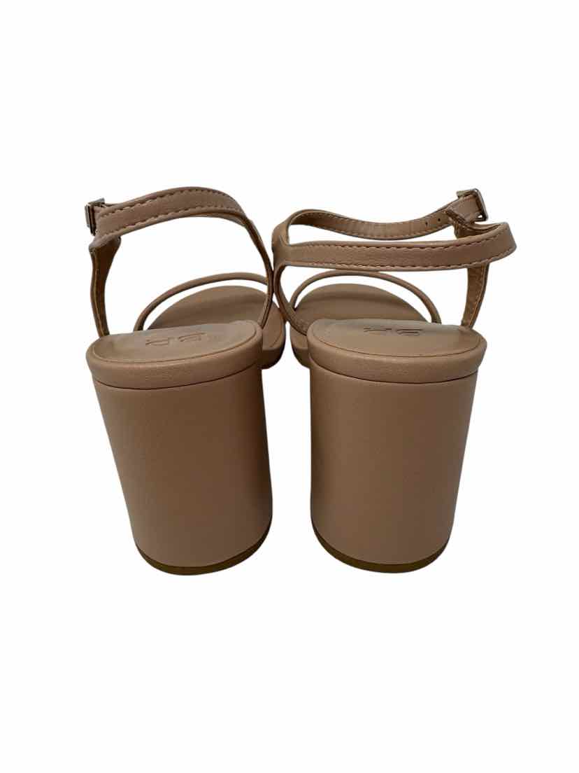 Shoe Size 8 Banana Republic Nude Sandals