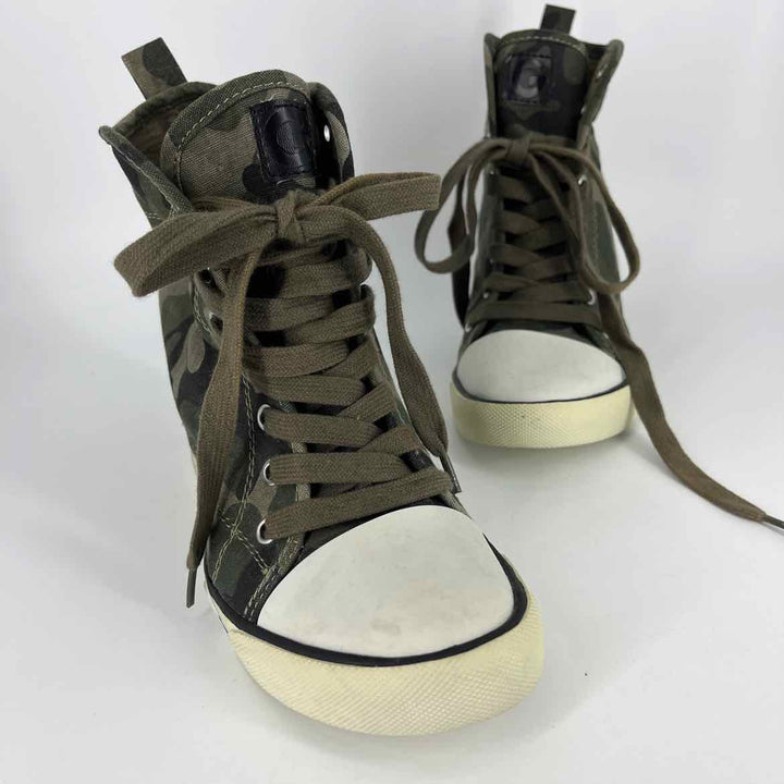 Shoe Size 9 GUESS Green Sneakers